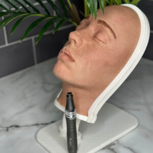 Microneedling - Short day, (10:00hrs to 16:30hrs) + Pre Study